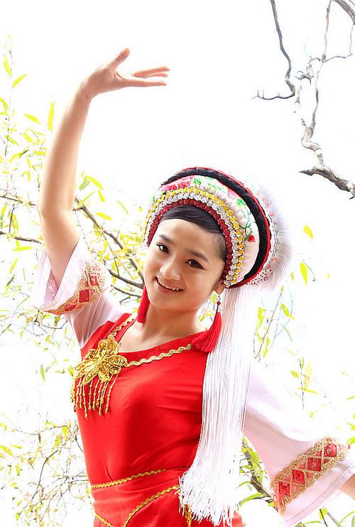 阳光云南,民族风情舞台画卷