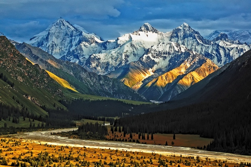 新疆,多元文化交融的璀璨明珠