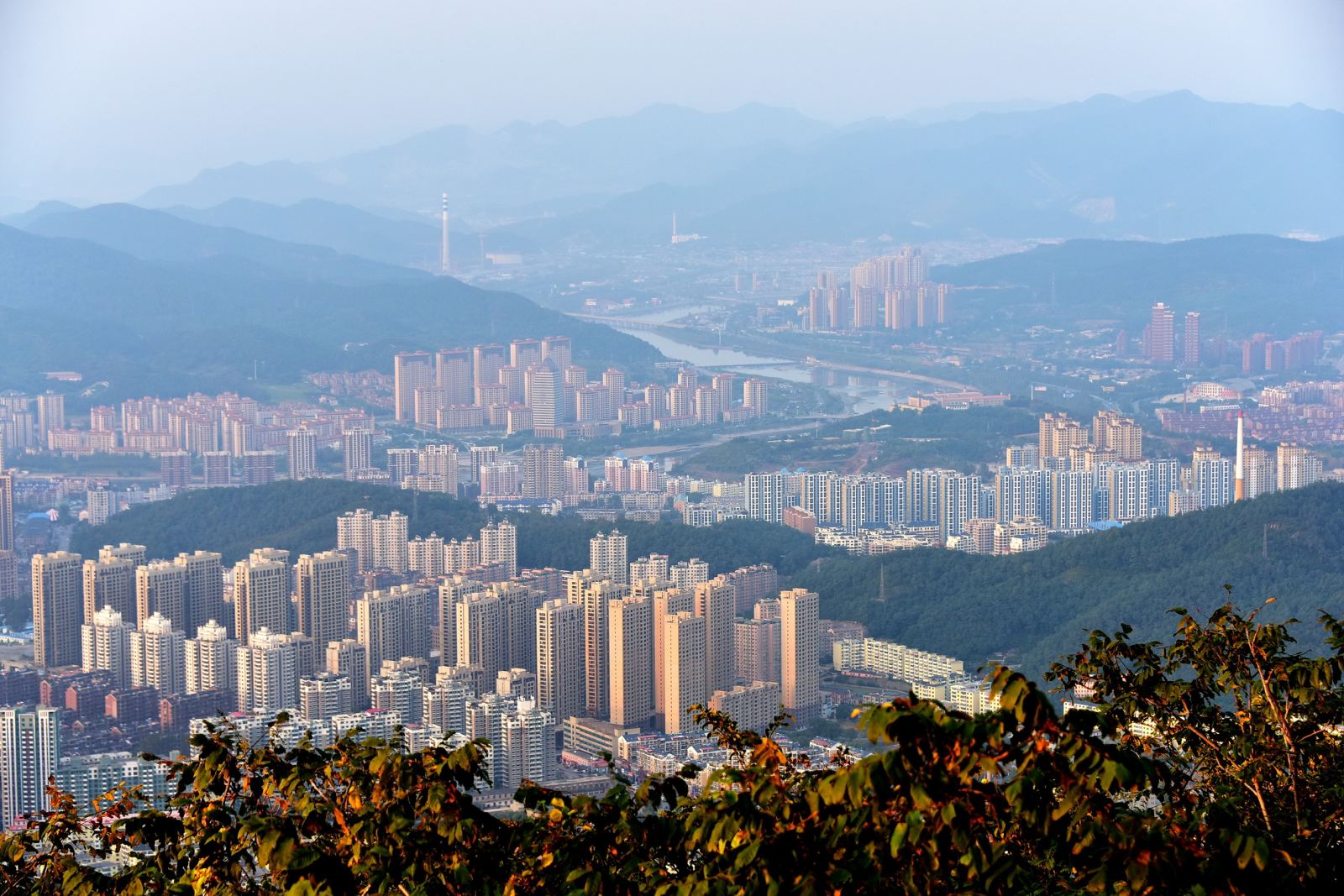 本溪，钢铁之城的魅力与变迁历程